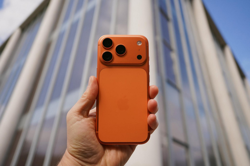 Xiaomi 17 Pro Max (7500 mAh) vs. iPhone 17 Pro Max (4832 mAh): test výdrže přinesl nečekaný výsledek