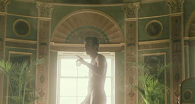 Nic umělého, říká o svém mužství v nahé scéně hvězda Rodu Guinnessů