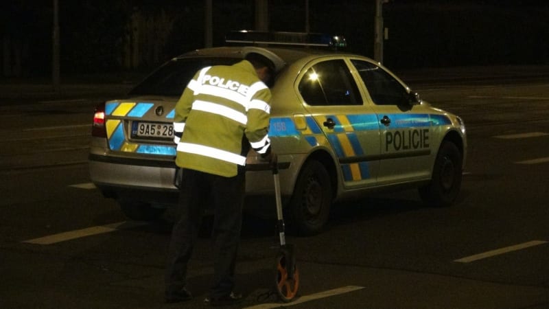 Kamion na dálnici D8 srazil chodce. Policisté odkláněli dopravu