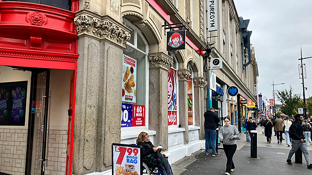 Hranaté karbanátky chtějí dobýt i Česko. Ochutnali jsme hamburger Wendy’s v Británii