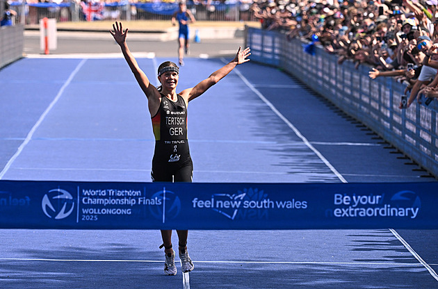 Mistry světa v triatlonu jsou Tertschová a Hauser, Zimovjanová na nejlepší nestačila