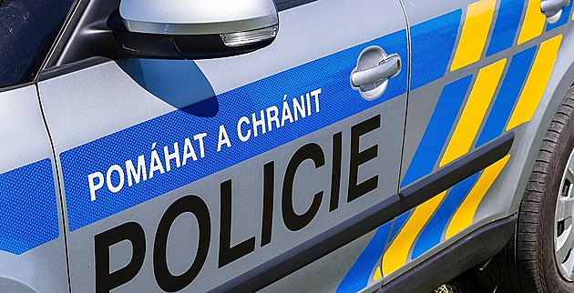 Zloděj ukradl seniorce peněženku, na místě činu však zapomněl telefon