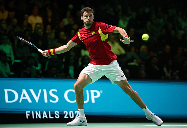 Španělé v semifinále Davis Cupu vedou, Carreňo udolal Struffa ve dvou setech