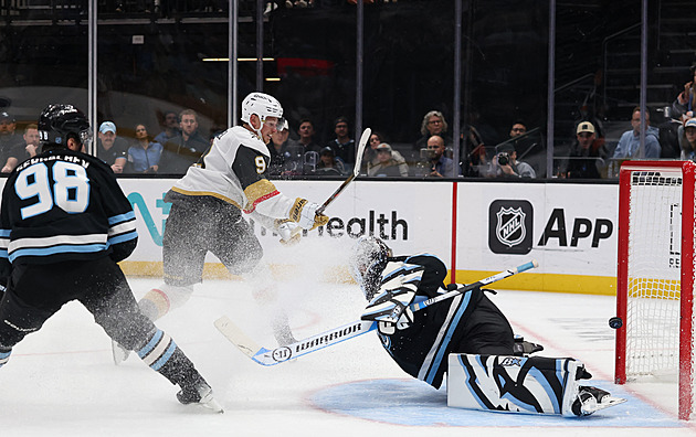 Vejmelka zazářil proti Vegas, jeho spoluhráč Cooley nasázel čtyři góly