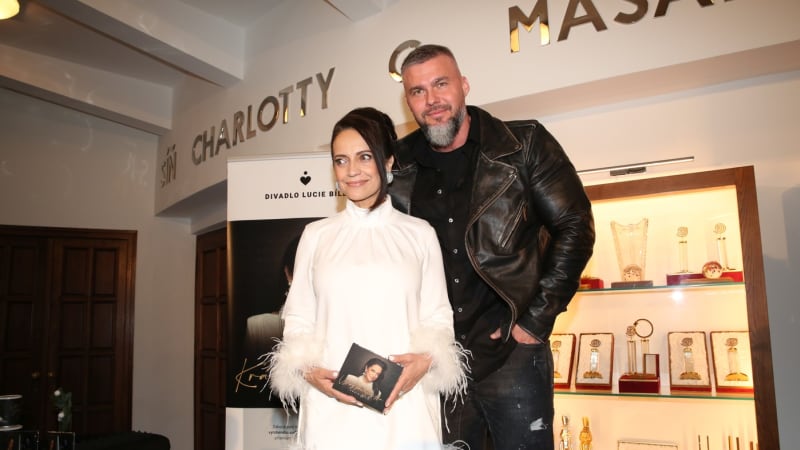 Lucie Bílá vyděsila fanoušky: Partner musel narychlo na operaci mozku