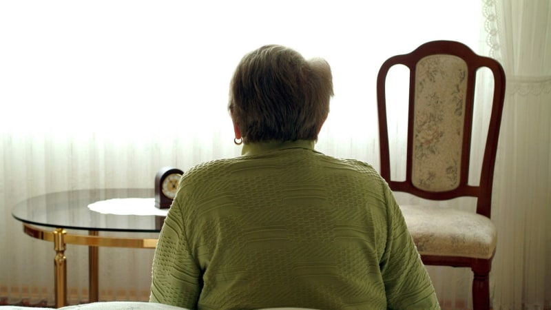 Podřízl kvůli pár korunám stařence krk. Čech vraždil na Slovensku, oběti vzal bezcenné rádio