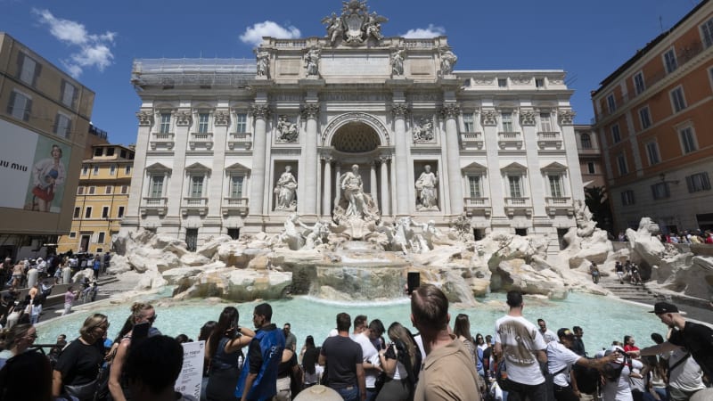 Slavnou italskou Fontánu di Trevi obežene plot. Turista bude muset zaplatit vstupné