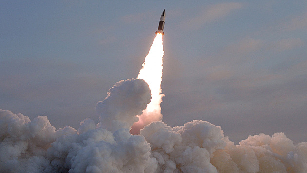 KLDR odpálila balistické střely v době, kdy USA přesouvají zbraně z Jižní Koreje do Íránu