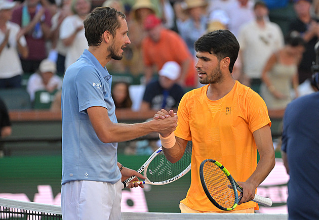 Alcaraz: Unavuje mě mít terč na zádech. Jeho přemožitel divoce prchal z Dubaje
