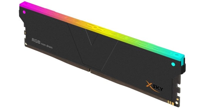 Výrobci pamětí začali nabízet makety paměťových modulů pro ty, kdo si nemohou dovolit pravou RAM