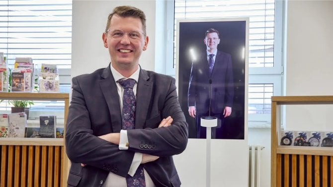 První vesnice v Česku má svého AI starostu. Poradí, odpoví a je nonstop k dispozici