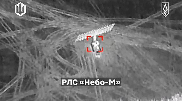 VIDEO: Trefa do černého. Ukrajinské drony zasáhly ruský radar za dvě miliardy korun