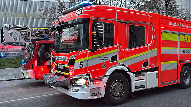 Požár továrny na letadla ve Vysokém Mýtě řeší policie jako obecné ohrožení
