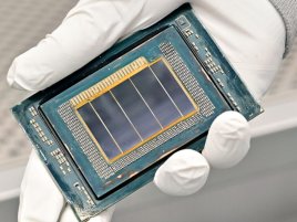 Intel zahájil sériovou výrobu Clearwater Forest, Xeonu s 288 Atomy