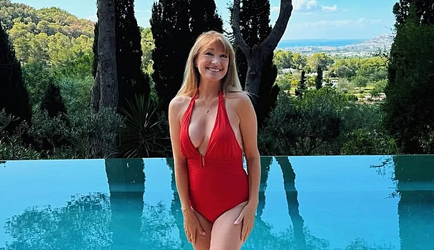 Štíhlá a svůdná i v 75 letech. Bondgirl Jane Seymourová jí jedno jídlo denně