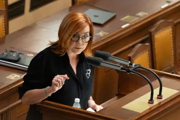 Se zákonem přicházíme kvůli rozpočtové odpovědnosti, říká Schillerová